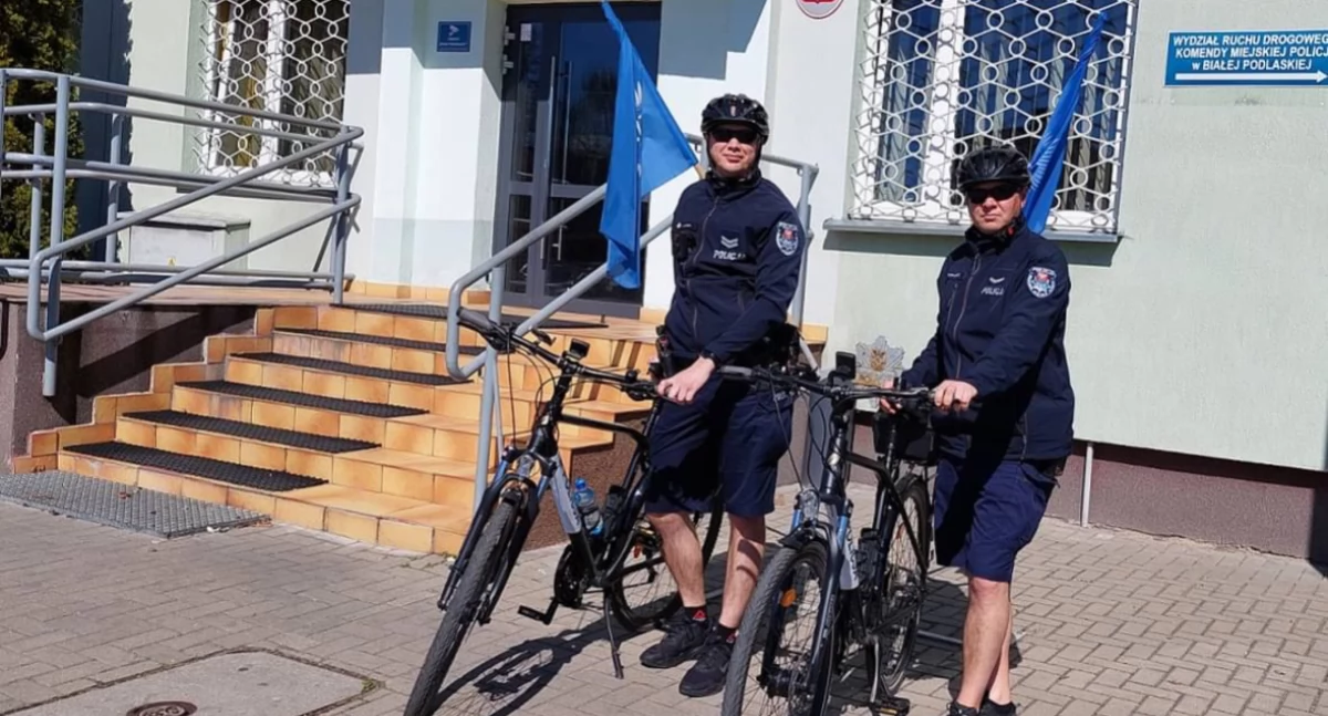 Komunikat policji, Bialscy policjanci rowerach rozpoczął sezon jednośladów - zdjęcie, fotografia