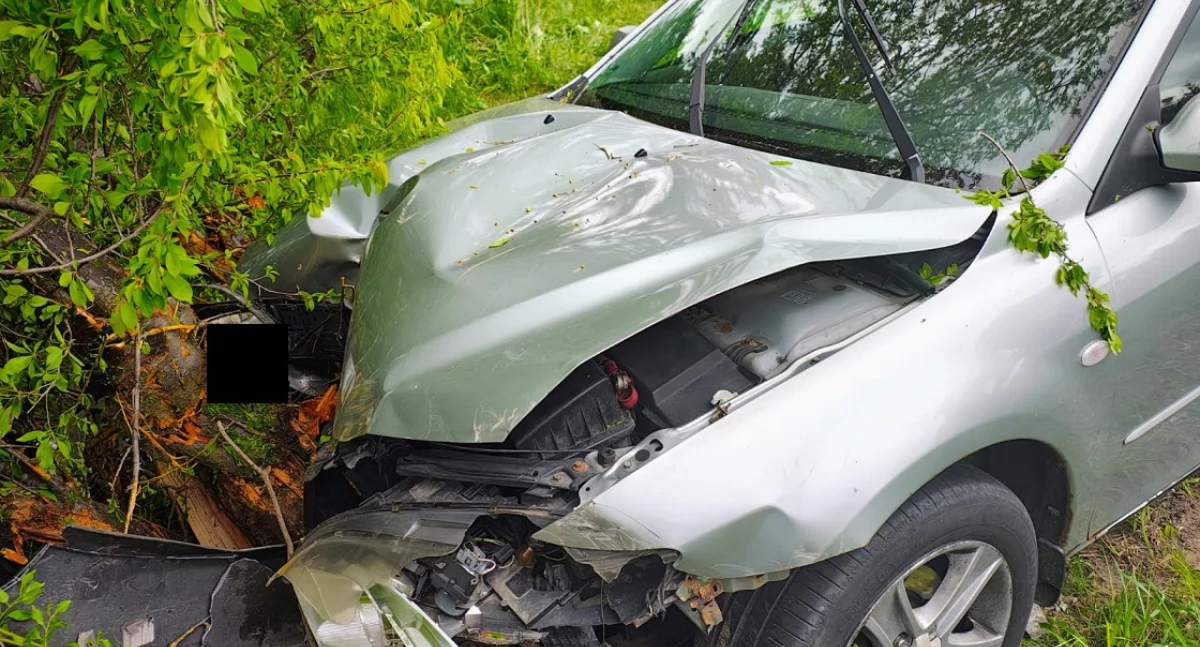 wypadki, Wypadek Wygodzie osoby ranne zderzeniu Mazdy Renault ruchliwym skrzyżowaniu - zdjęcie, fotografia