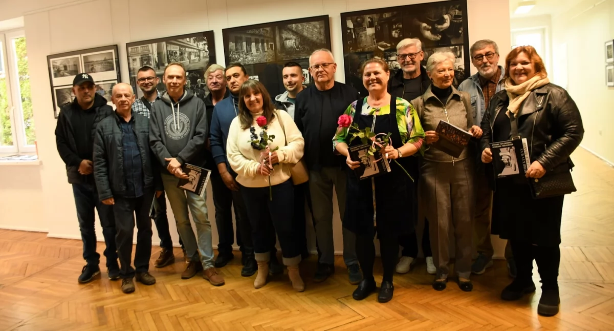 wystawy, Odkryj nieznane oblicza Międzyrzeca Podlaskiego Subiektywne kadry miasta oczami artystów Fotoklubu Podlaskiego Wystawa czerwca - zdjęcie, fotografia