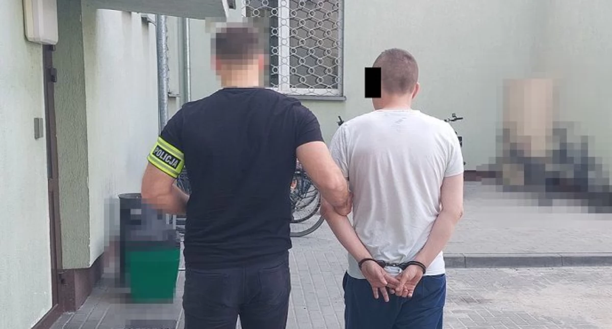 pod wpływem, Motocyklista zatrzymał pijanego kierowcę Toyoty dramatyczna interwencja zakończona ucieczką zatrzymaniem przez policję - zdjęcie, fotografia