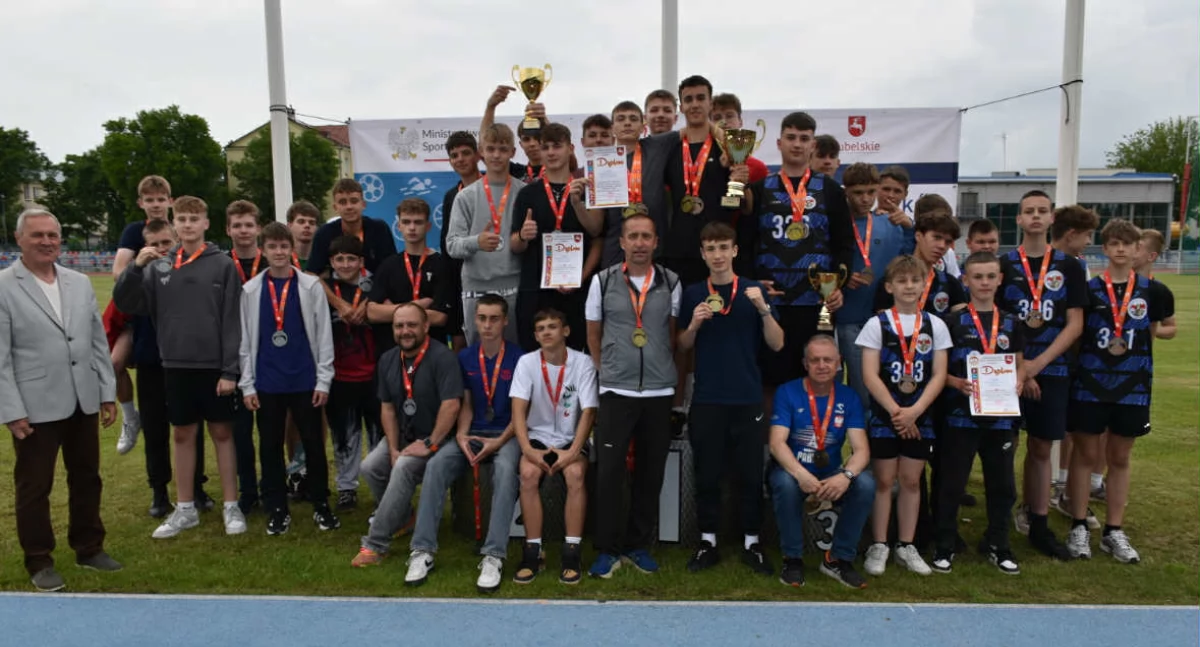 Lekkoatletyka , Finał Wojewódzki Igrzysk Młodzieży Szkolnej Lidze Lekkoatletycznej podsumowanie zawodów Białej Podlaskiej - zdjęcie, fotografia