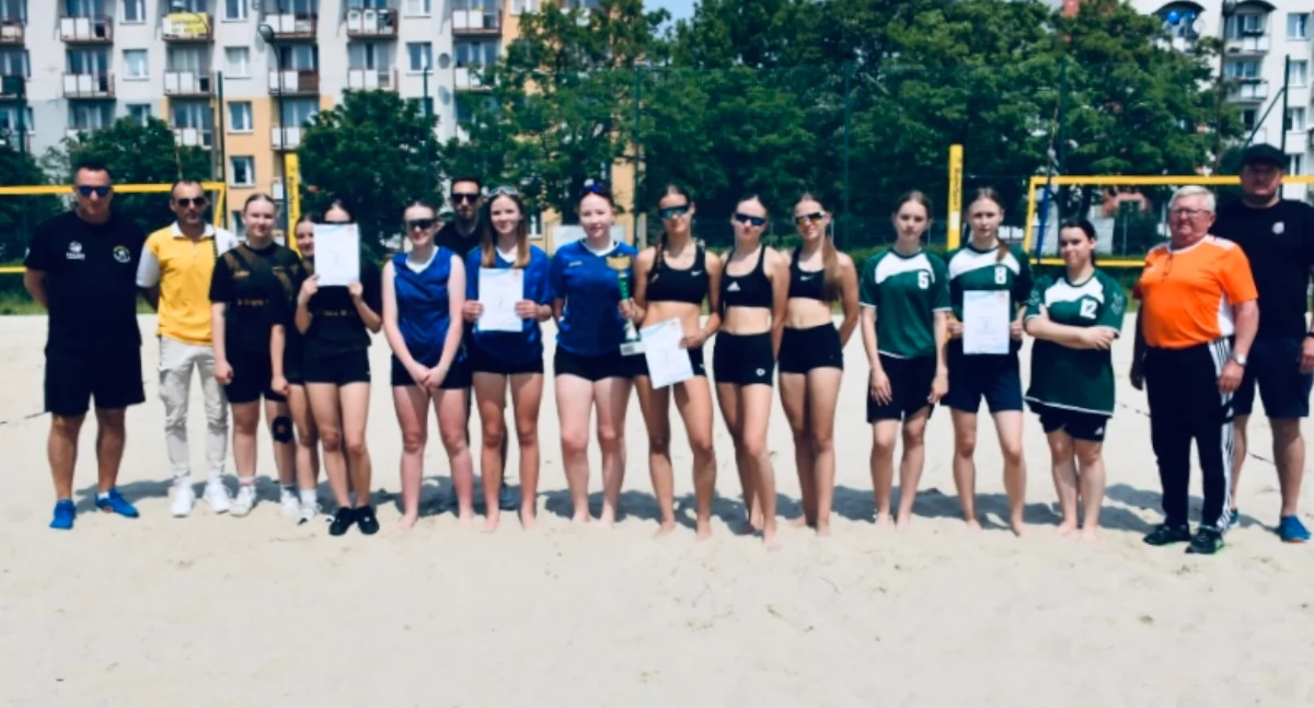 Siatkówka, Plażowe emocje Białej Podlaskiej! Młodzi siatkarze walczyli finał wojewódzki Igrzysk Młodzieży Szkolnej - zdjęcie, fotografia