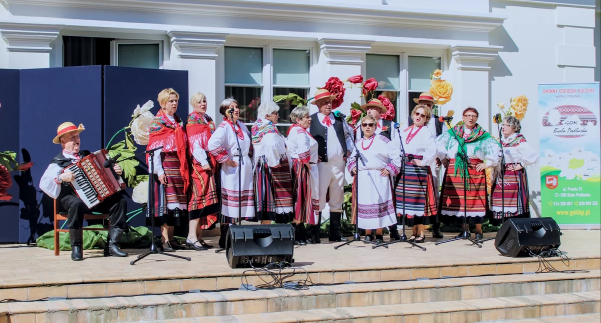 Zespoły Ludowe, Konkurs Pieśni Miłosnej Zalotnej Roskoszy jubileusz zespołów “Barwinek” “Chodźta Nos” - zdjęcie, fotografia