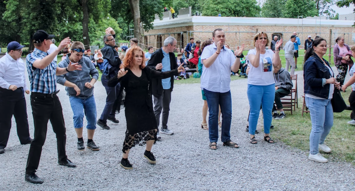 ludzie, Wyjątkowe spotkanie Kodniu XVIII Nadbużański Integracyjny Festiwal Muzyczny - zdjęcie, fotografia