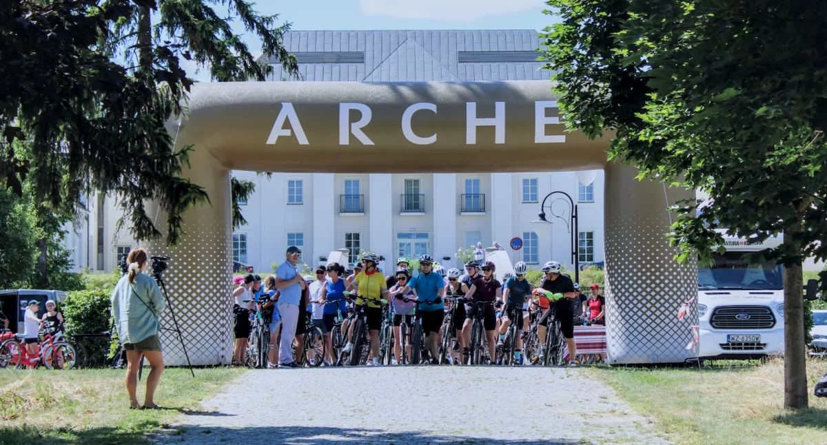 ludzie, Rowerem przez urokliwe tereny Lubelszczyzny Rowerowy Szlakiem Nadbużańskich Dworów Pensjonatów - zdjęcie, fotografia