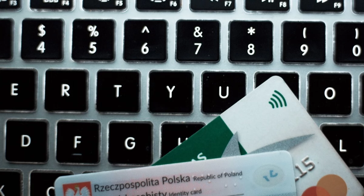 Oszustwo, Zamiast kredytu spirala opłat puste konto Mieszkanka powiatu padła ofiarą oszustwa - zdjęcie, fotografia