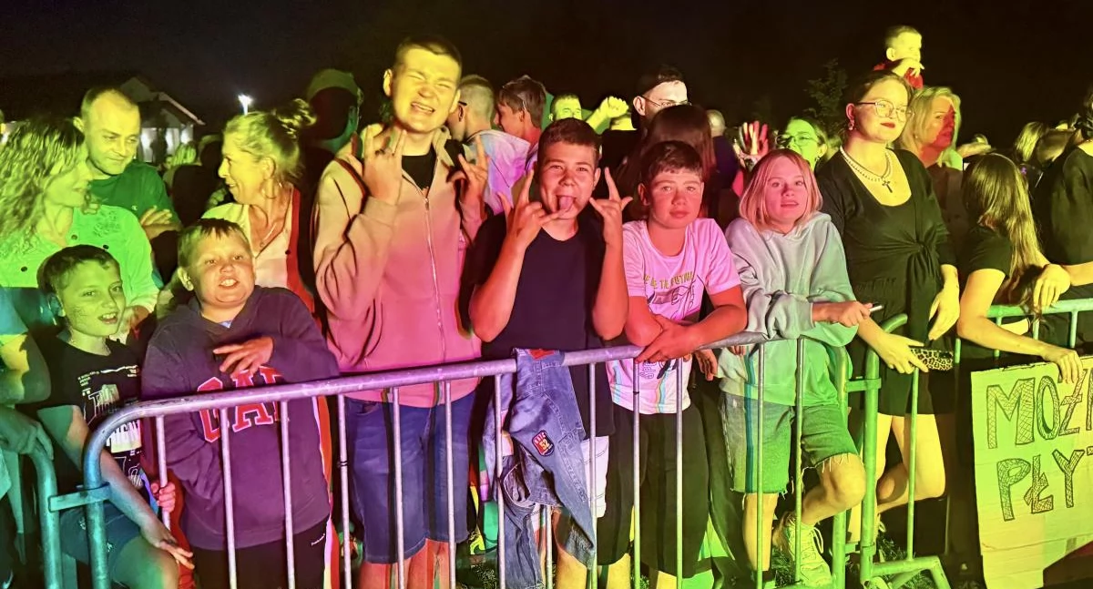 koncerty, Miły rozbujał Strzakły! „Jeszcze raz” „Hop Hop” „Małolatki” porwały tłumy podczas festynu gwiazdami - zdjęcie, fotografia