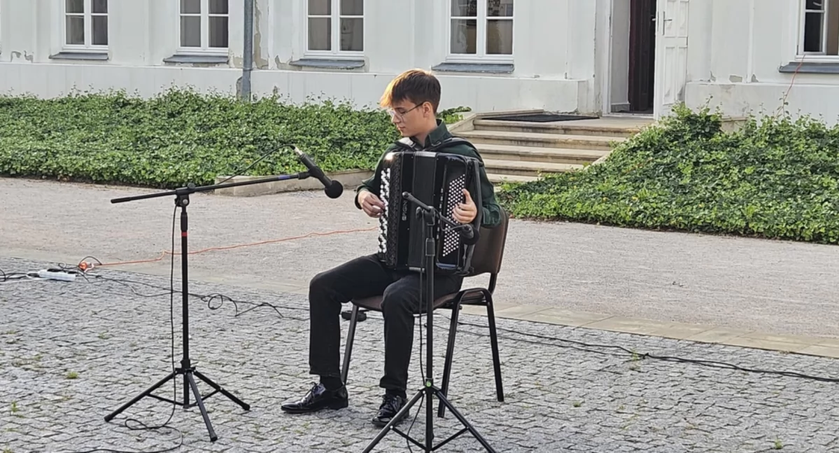 koncerty, Muzyka Radziwiłłów zamyka sezon Akordeoniści podbili serca publiczności Białej Podlaskiej - zdjęcie, fotografia