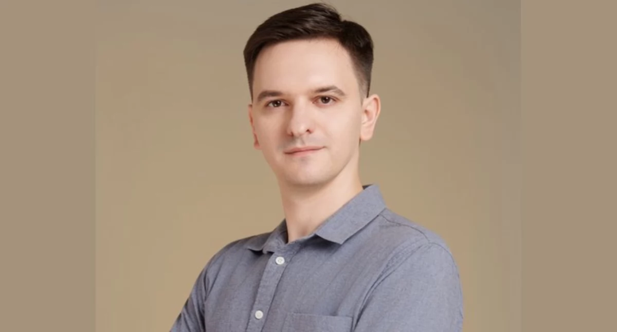 Spotkania autorskie, Absolwent „Kraszaka” tłumacz języka chińskiego promuje debiutancką powieść Spotkanie autorskie Mateuszem Kwiatkowskim Białej Podlaskiej - zdjęcie, fotografia