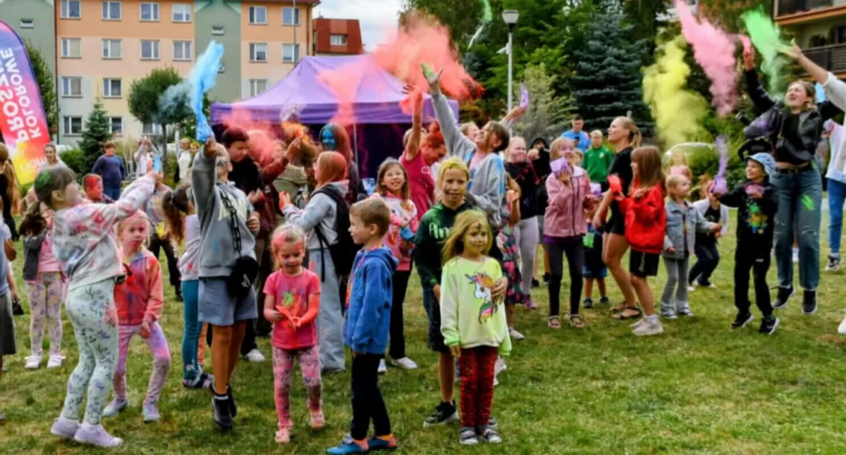 ludzie, Biała Podlaska zalała kolorami! Udane Święto Kolorów Terebelskiej - zdjęcie, fotografia