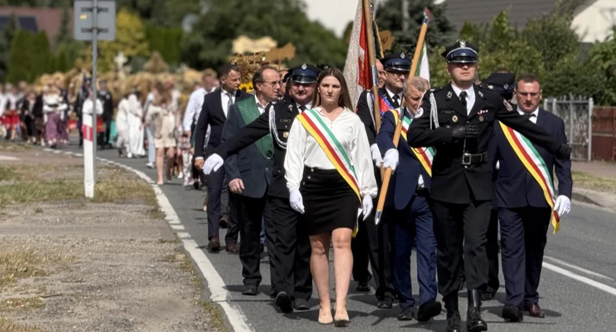 festyny, Dożynki Deszcz zatrzymał święta plonów Drelów wybrał najpiękniejszy wieniec - zdjęcie, fotografia