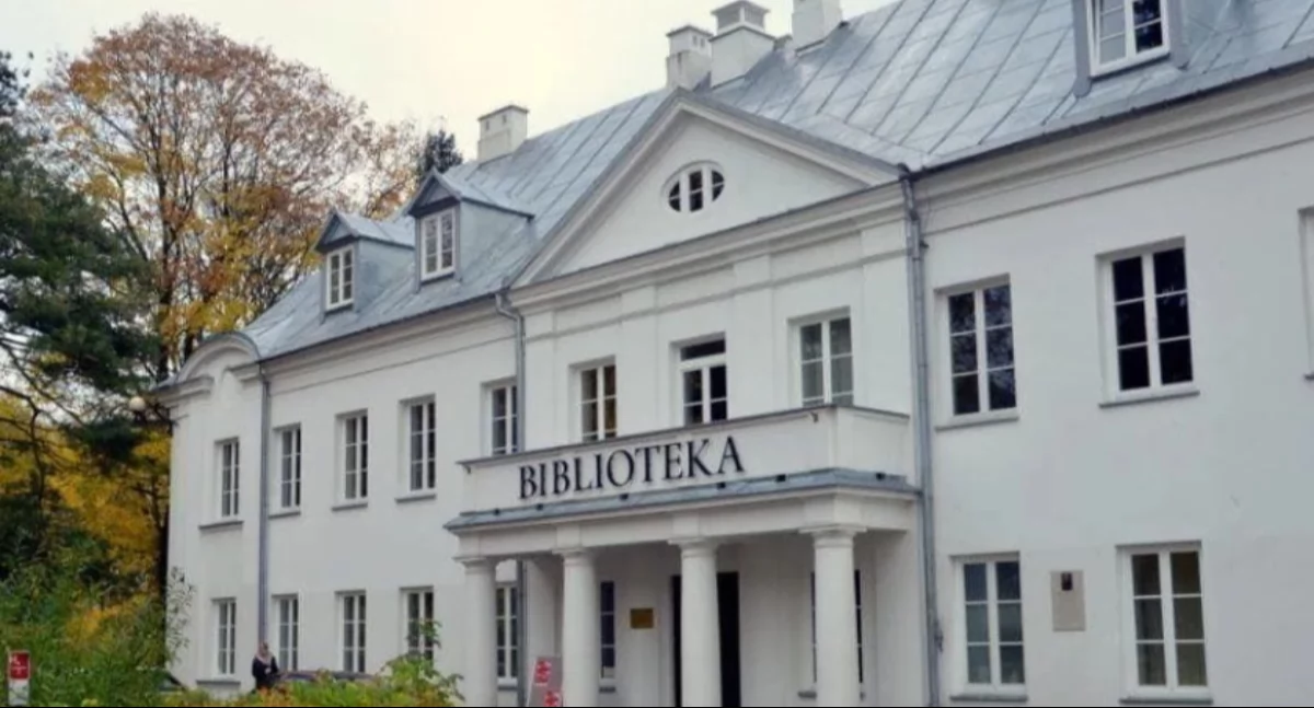 Inwestycje, Miejska Biblioteka Publiczna Białej Podlaskiej rekordowym dofinansowaniem nowości książkowe zasoby - zdjęcie, fotografia