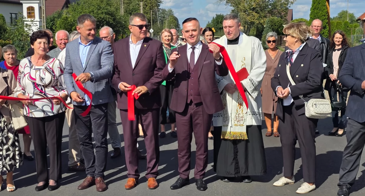 Inwestycje, Wspólny sukces samorządów Droga Berezie oficjalnie otwarta remoncie - zdjęcie, fotografia