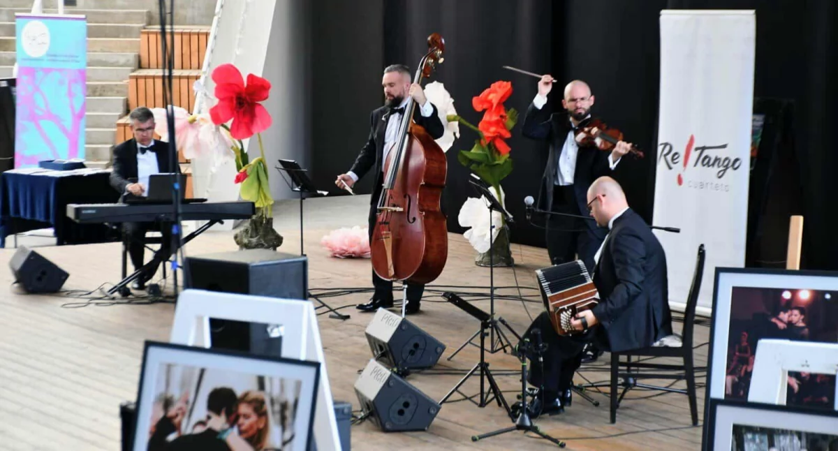 koncerty, Wirtuozi Cuarteto Re!Tango przenieśli Bialczan Buenos Aires emocjonujący koncert potańcówka amfiteatrze - zdjęcie, fotografia