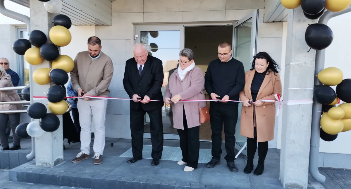 Inwestycje, Wreszcie mają swoje centrum! Kopytów hucznie otwiera supernowoczesną świetlicę - zdjęcie, fotografia