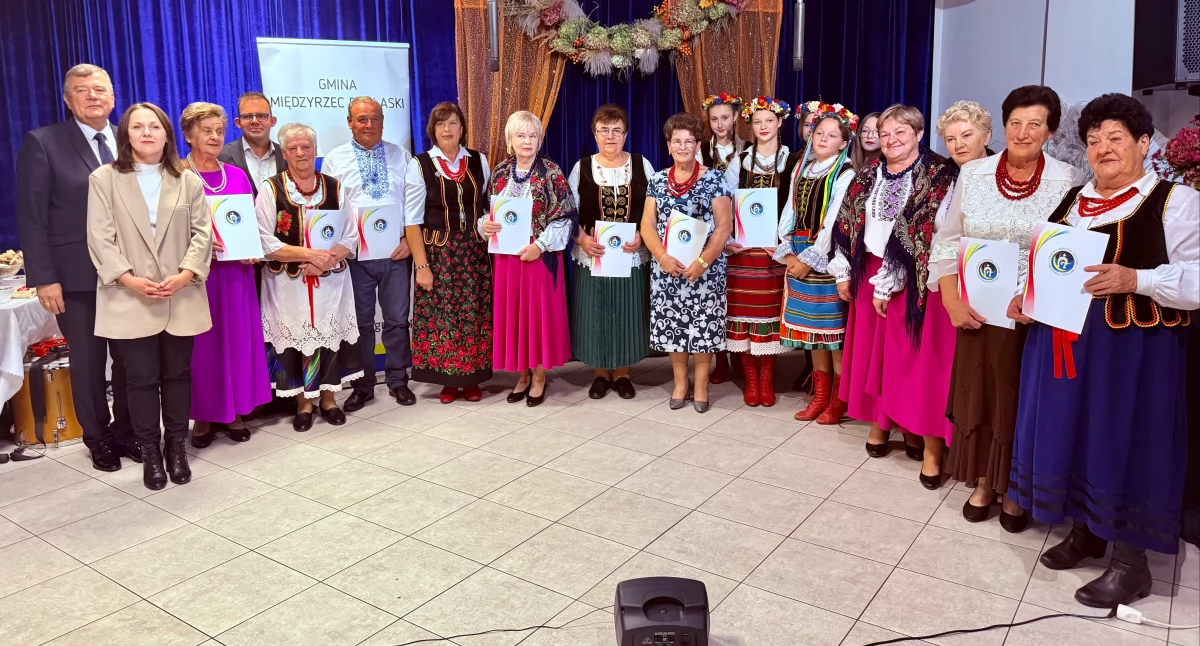 Zespoły Ludowe, Jesień Tłuśćcu rozbrzmiała muzyką edycja Spotkania Piosenką nami! - zdjęcie, fotografia