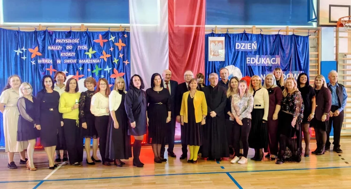 edukacja, Biała Podlaska dziękuje nauczycielom uroczyste ślubowanie nagrody Baczyńskiego - zdjęcie, fotografia