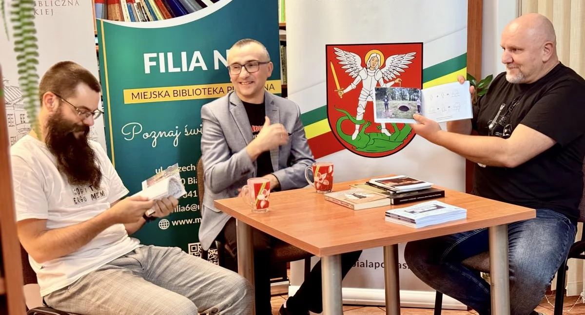 Spotkania autorskie, Autorzy „Czasem zgrywamy się” rozbawili czytelników Sukces premiery ramach Podlaskich Spotkań Literackich - zdjęcie, fotografia