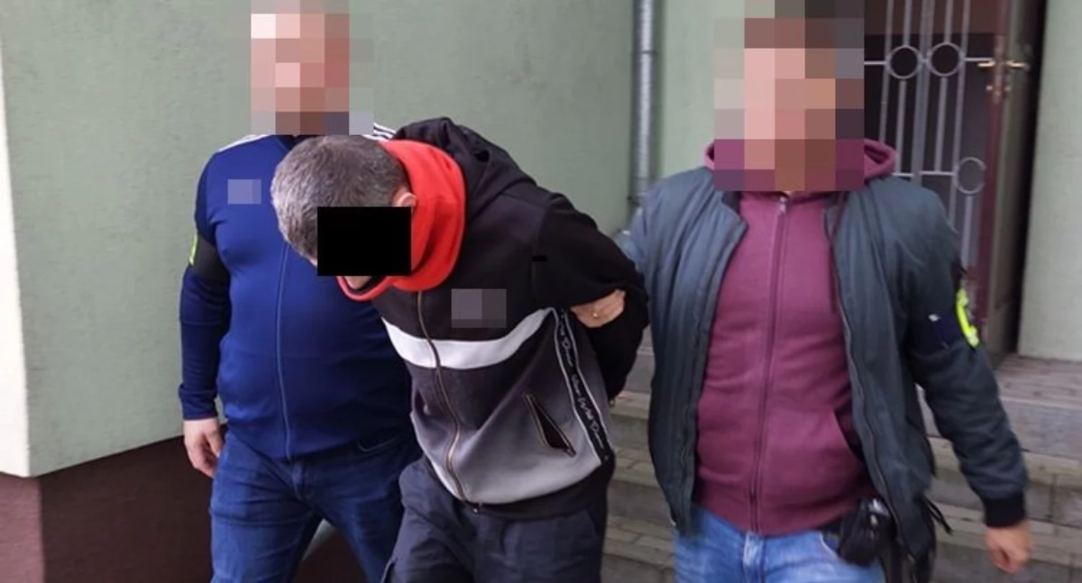 Komunikat policji, Poszukiwany latek zatrzymany Kryminalni znaleźli niego ponad gramów narkotyków - zdjęcie, fotografia
