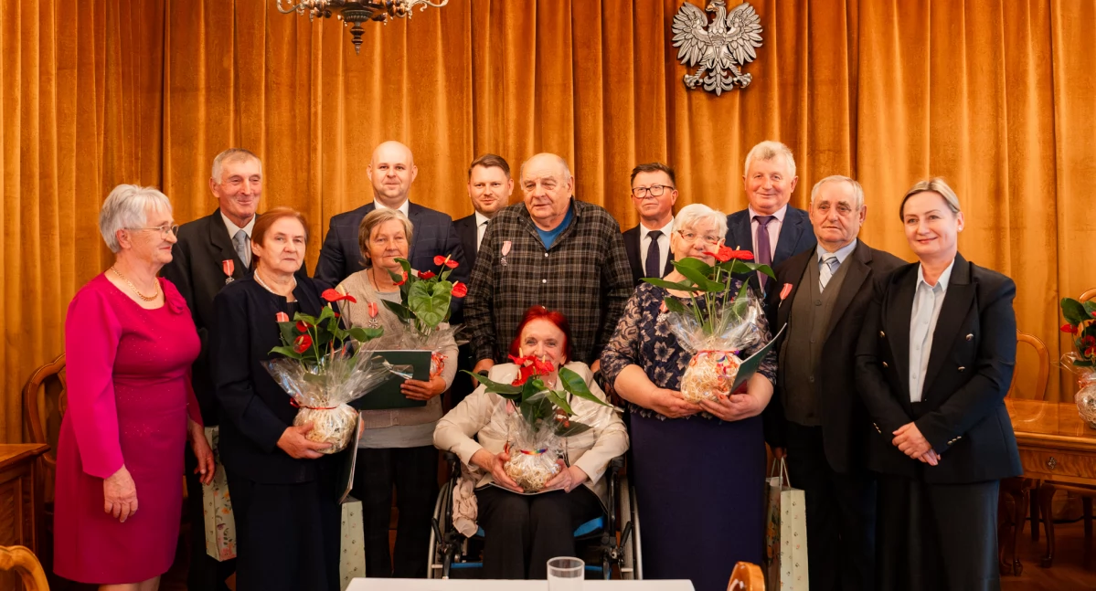 ludzie, Złote Zalesiu Jubilaci uczczeni samym miejscu - zdjęcie, fotografia