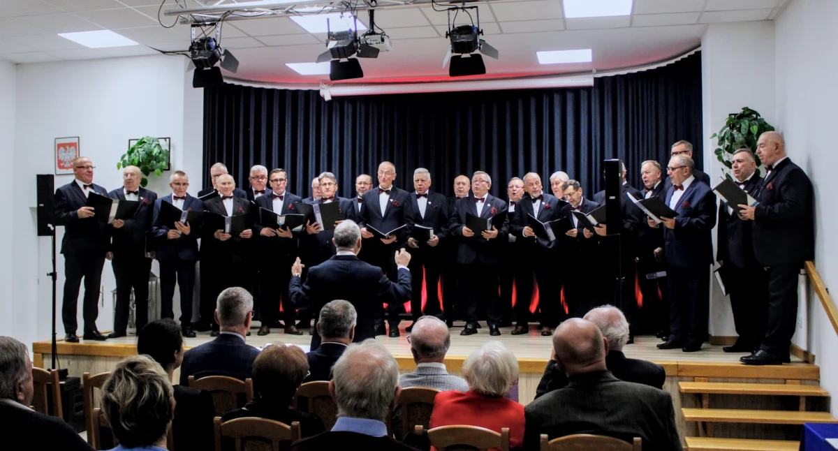 koncerty, Koncert Pieśni Patriotycznej Gminnym Centrum Kultury Konstantynowie - zdjęcie, fotografia
