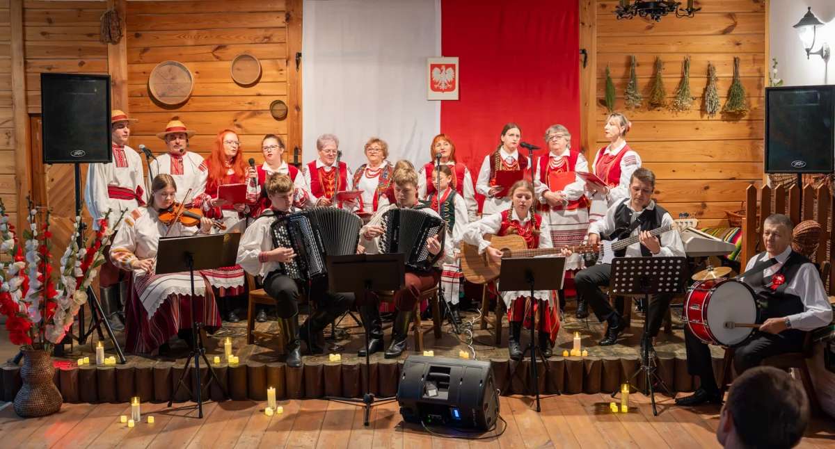 inne, Wieczór pieśni patriotycznych Perkowicach - zdjęcie, fotografia