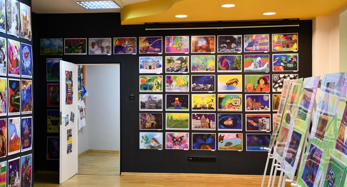 wystawy, Wernisaż wychowanków Pracowni Grafiki Komputerowej „Piksel” - zdjęcie, fotografia