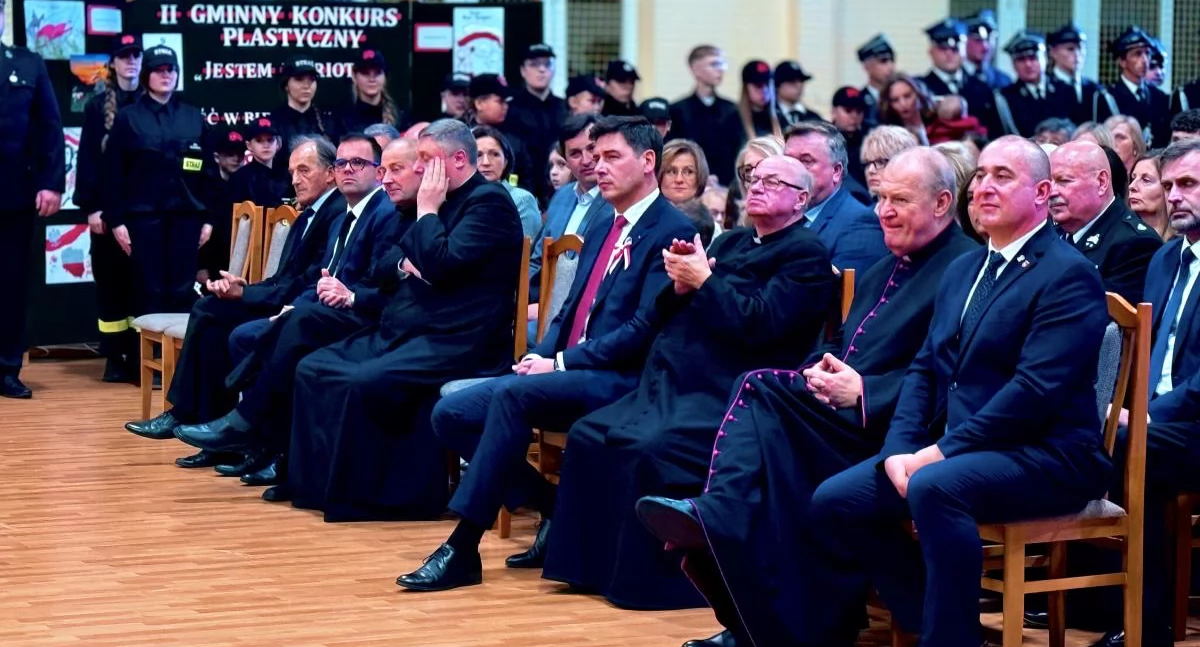 ludzie, Uroczystości Krzewicy ważnymi wyróżnieniami Gmina Międzyrzec Podlaski nagrodziła zasłużonych mieszkańców - zdjęcie, fotografia