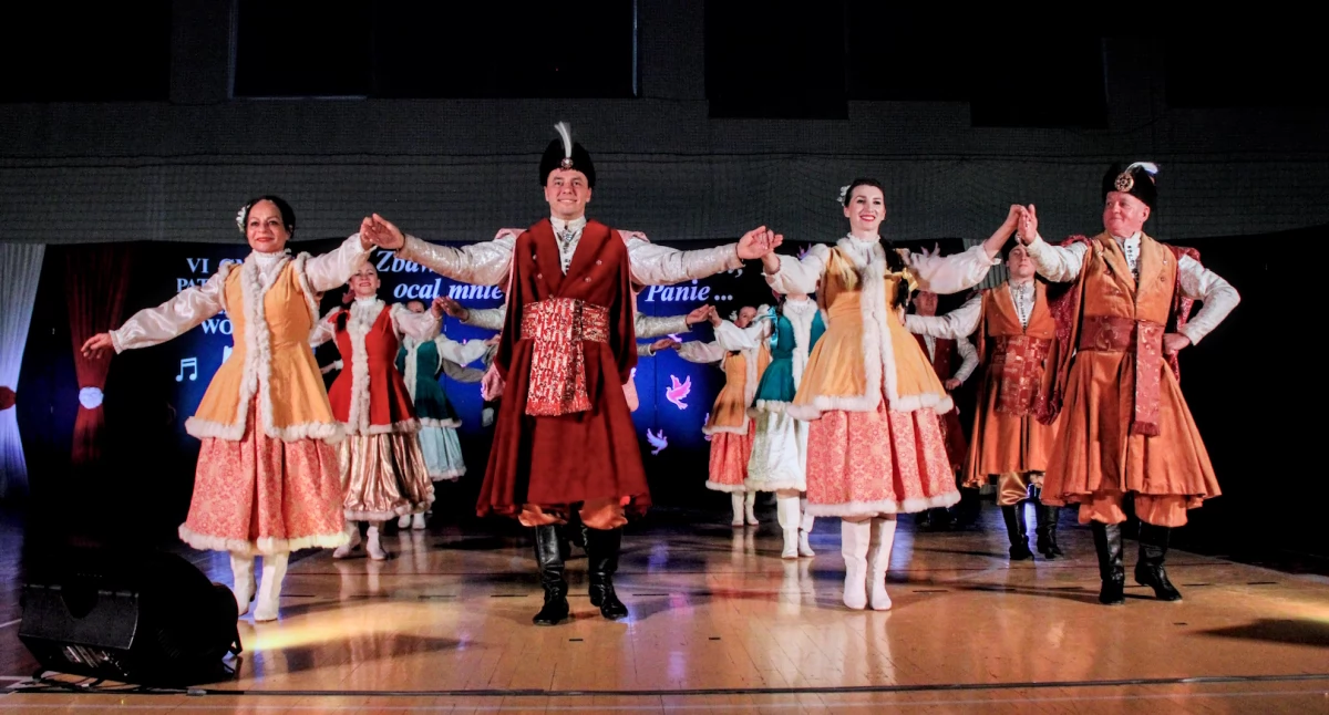ludzie, Gminne Patriotyczne Prezentacje Wokalne Ciciborze Dużym - zdjęcie, fotografia