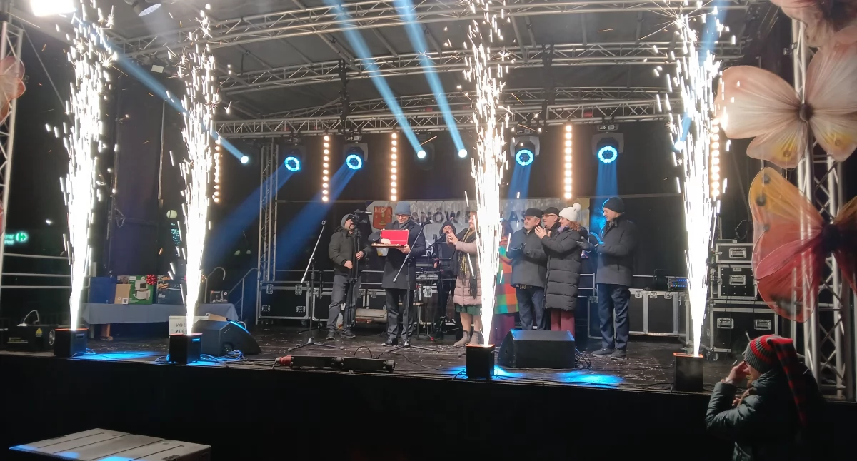 Urząd, Janów Podlaski miastem! Wyjątkowy Sylwester Polonezem licznymi konkursami bezpieczną zabawą - zdjęcie, fotografia