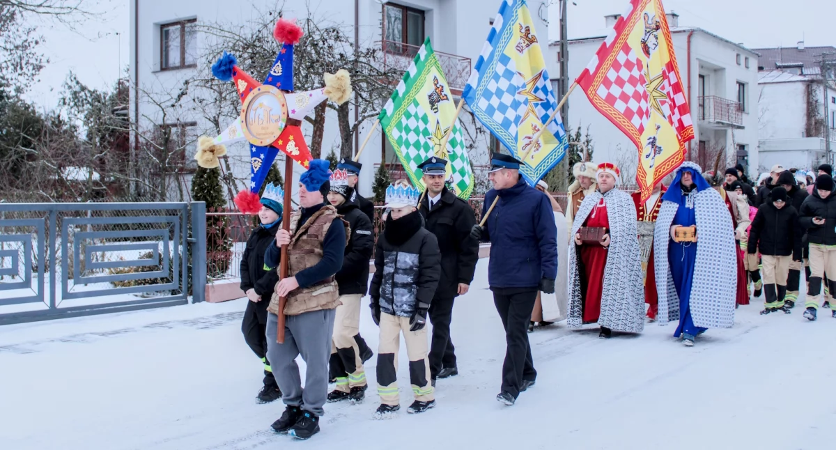 kościół, “Nadzieją cieszą!” Uroczysty Orszak Trzech Króli Konstantynowie - zdjęcie, fotografia
