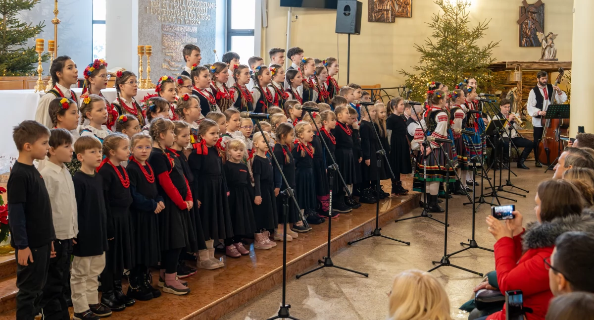 koncerty, „Podlasiacy” wystąpili kościele błogosławionego Honorata Koncert kolęd Białej Podlaskiej - zdjęcie, fotografia