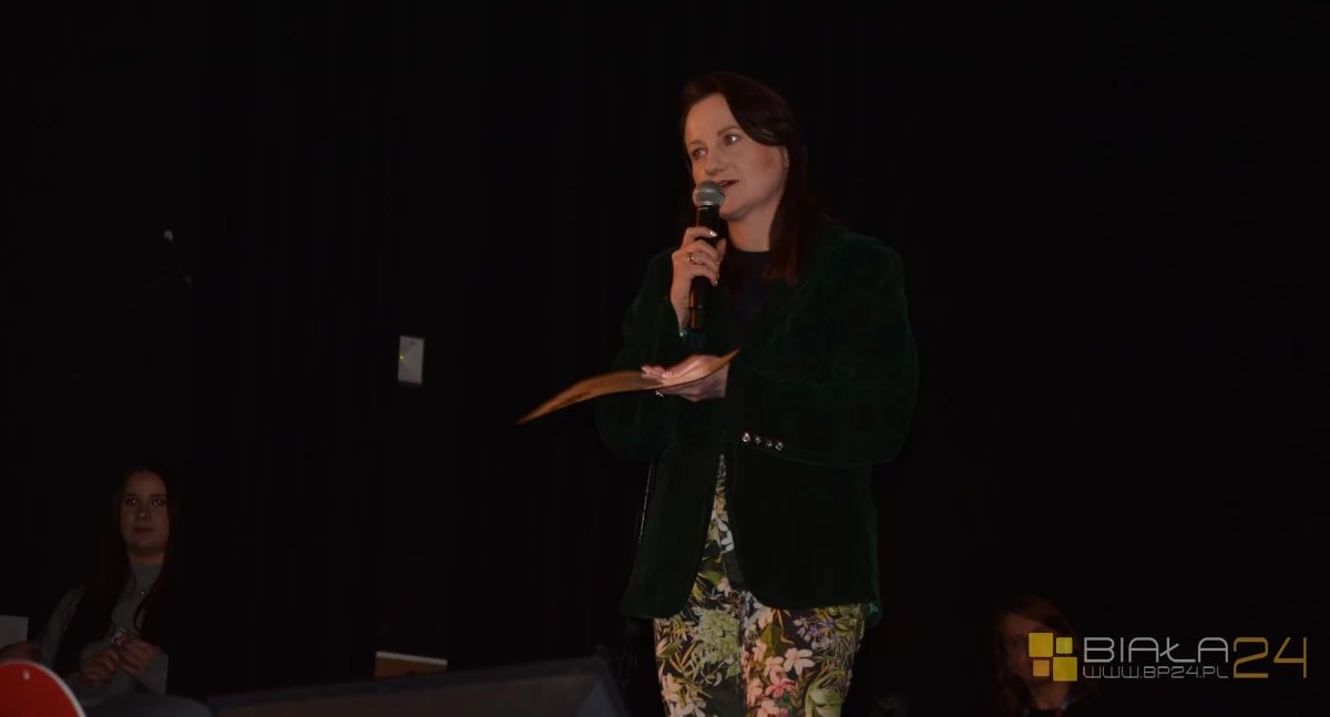 teatr, Stand zamiast zgiełku Paulina Potocka wystąpiła „Dobrostanem” Międzyrzecu Podlaskim - zdjęcie, fotografia