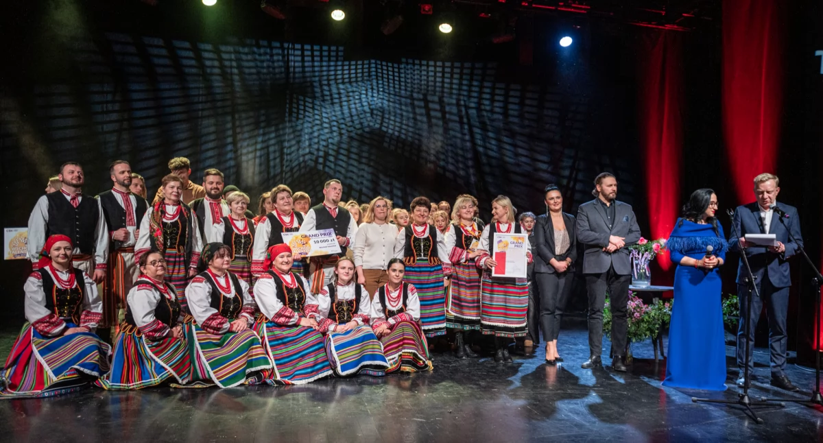 konkurs, Leśnianki oczarowały Lublin sięgnęły GRAND Ludowe głosy Leśnej Podlaskiej triumfują Wschodzie Talentów - zdjęcie, fotografia