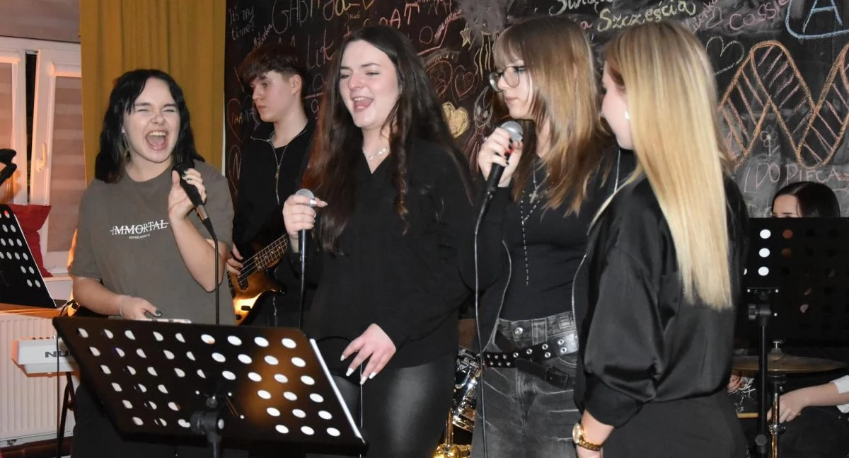 koncerty, Mocne otwarcie ferii Rockowy wieczór przyciągnął tłumy - zdjęcie, fotografia