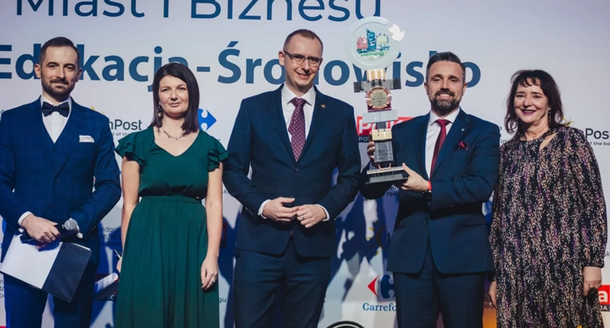 ludzie, Białej Podlaskiej powtórzyć sukces niebawem zostaną ogłoszone wyniki walki tytuł Polskiej Stolicy Recyklingu - zdjęcie, fotografia
