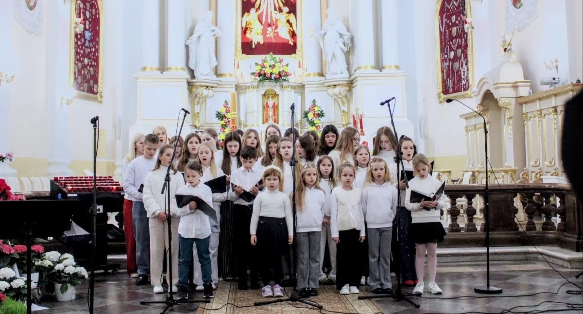koncerty, Koncert Pieśni Pasyjnych Wielkanocnych Leśnej Podlaskiej - zdjęcie, fotografia