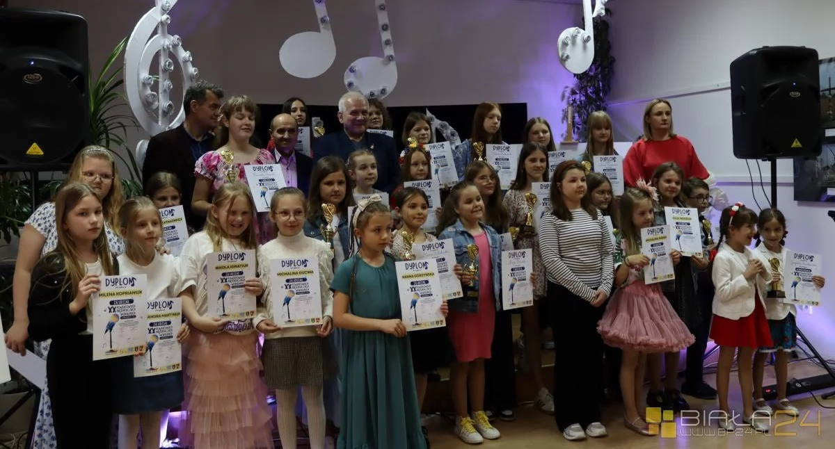 konkurs, Młode talenty opanują Łomazy Przed Powiatowe Prezentacje Wokalne - zdjęcie, fotografia