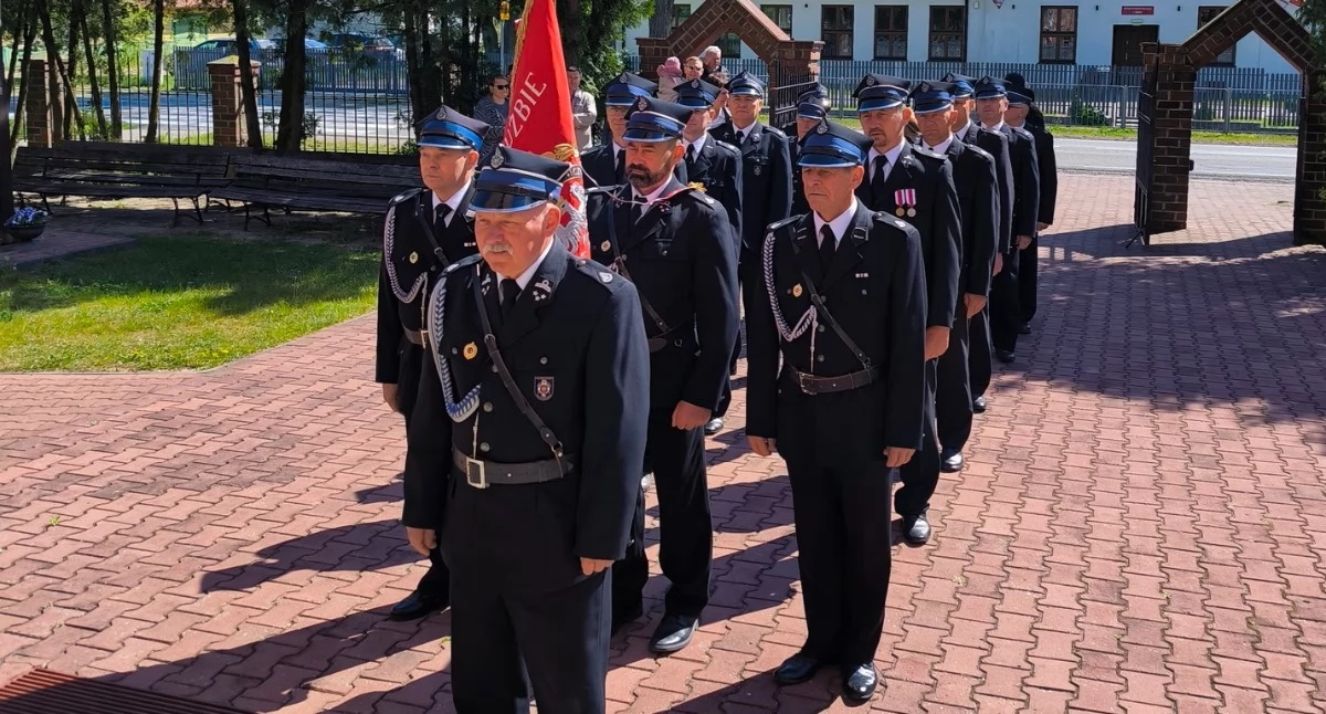 ludzie, Dzień Strażaka Dubowie Uroczystości zgromadziły mieszkańców gości - zdjęcie, fotografia