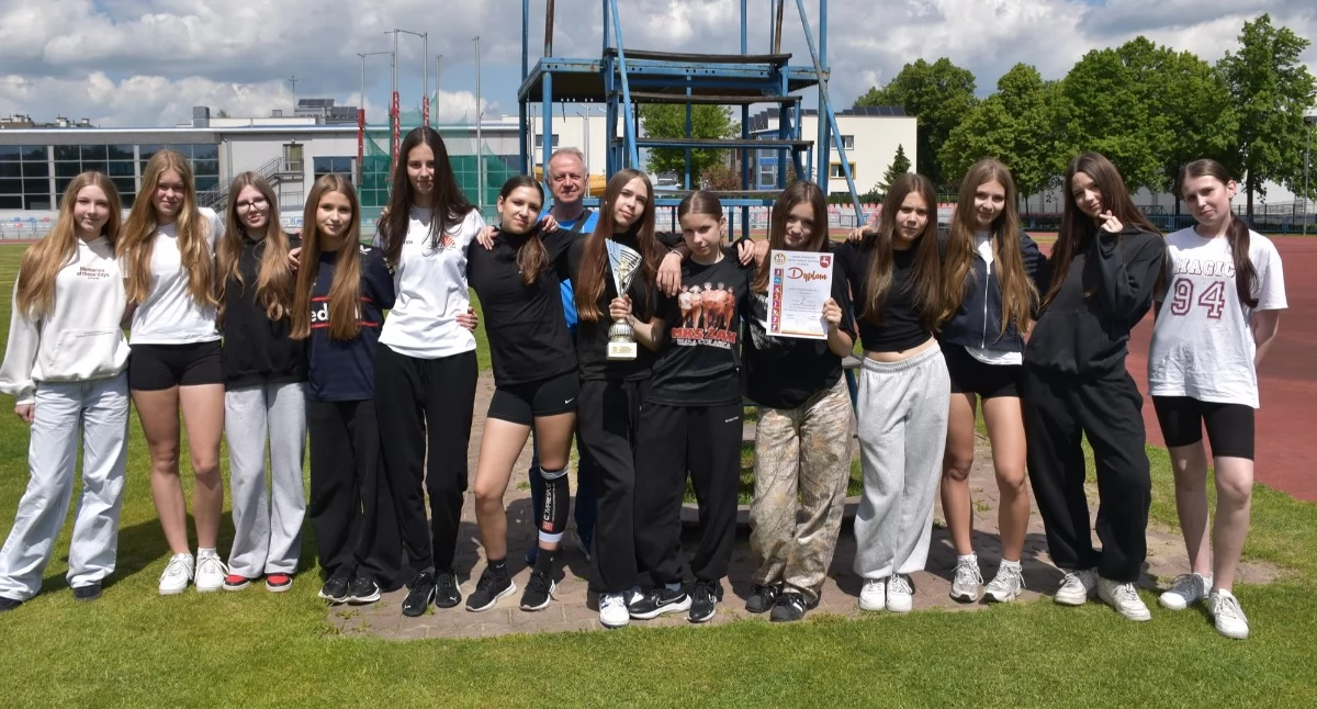 Lekkoatletyka , Emocjonujący półfinał wojewódzki Białej Podlaskiej Młodzi lekkoatleci walczyli awans! - zdjęcie, fotografia