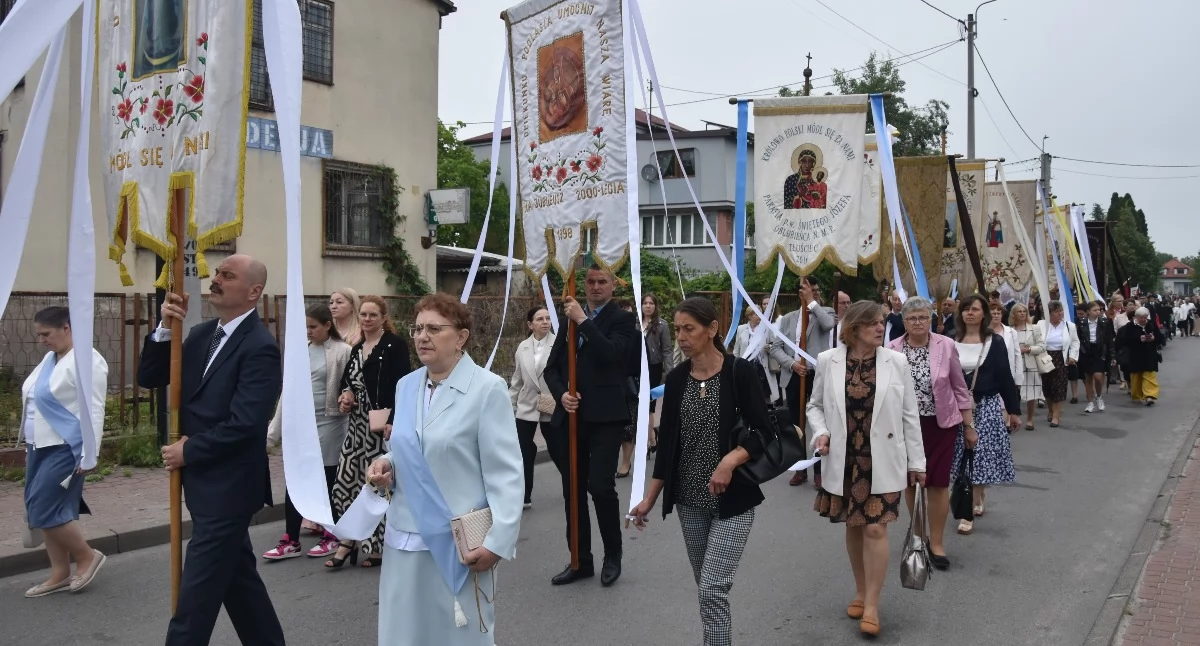 kościół, Wspólna modlitwa świadectwo wiary Międzyrzecu Podlaskim parafie Józefa Mikołaja obchodziły Boże Ciało - zdjęcie, fotografia