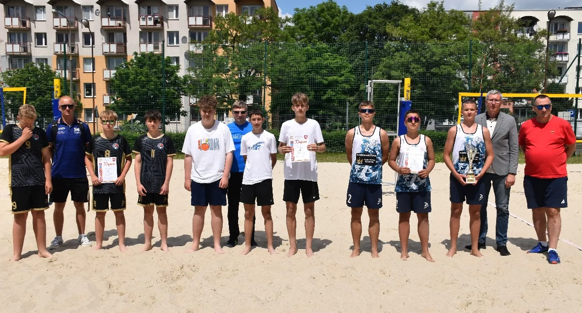 Siatkówka, Biała Podlaska stolicą młodzieżowej siatkówki plażowej Podwójny triumf gospodarzy półfinale wojewódzkim - zdjęcie, fotografia