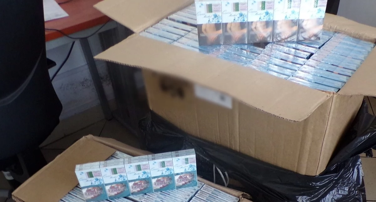 Granica, Celnicy Małaszewicz przejęli tysiące paczek papierosów - zdjęcie, fotografia