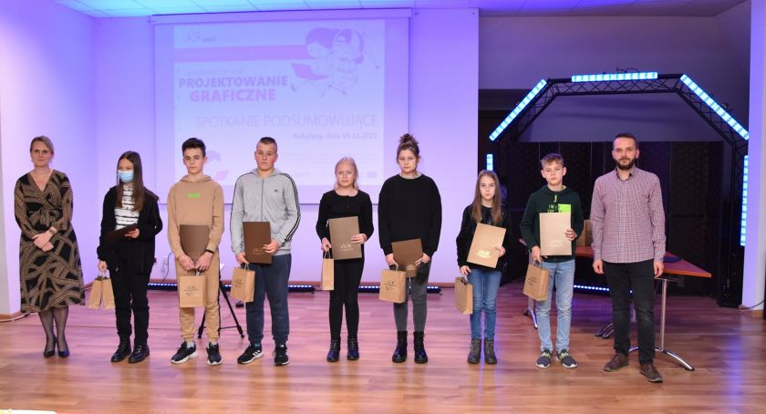 inne, Poszerzyli swoją wiedzę dzięki Sieci kulturę - zdjęcie, fotografia