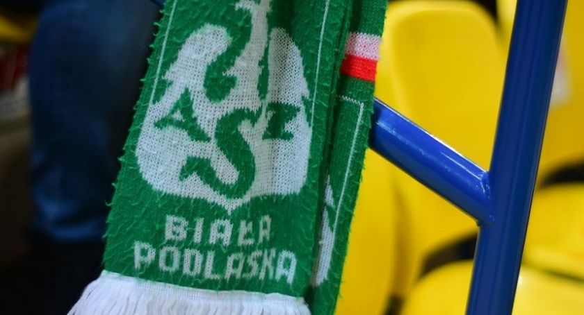 Piłka ręczna, Zmierzą Olsztynem - zdjęcie, fotografia