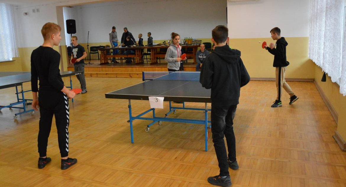Pomoc, Rozegrali turniej szczytnym - zdjęcie, fotografia