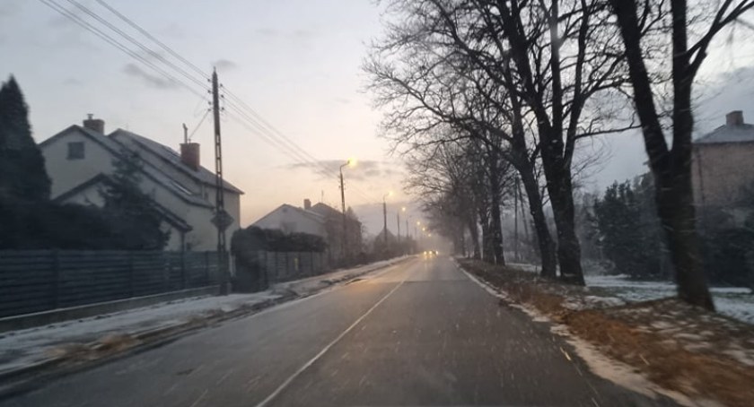 komunikacja, Uważajmy! Śnieg błoto pośniegowe drogach wojewódzki powiecie bialskim - zdjęcie, fotografia