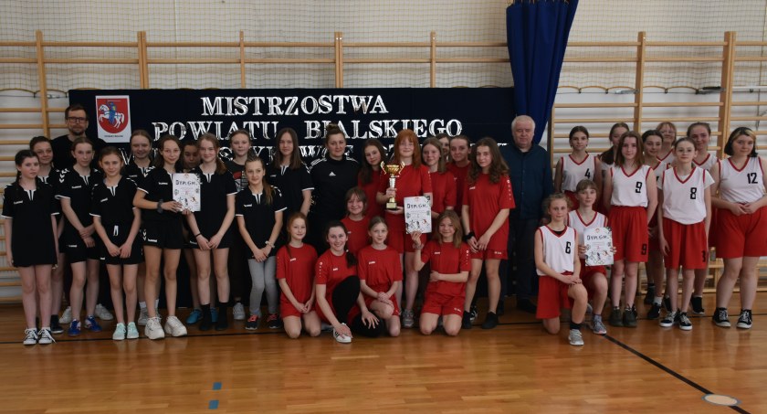 Koszykówka, Międzyrzecka dwójka najlepsza powiecie - zdjęcie, fotografia
