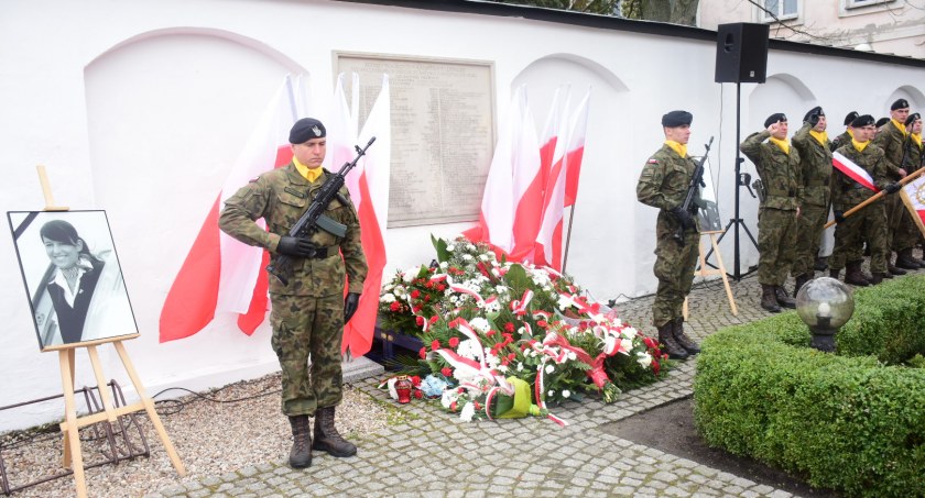 historia, Miasto Biała Podlaska oficjalnie pamięta katastrofie Smoleńsku - zdjęcie, fotografia