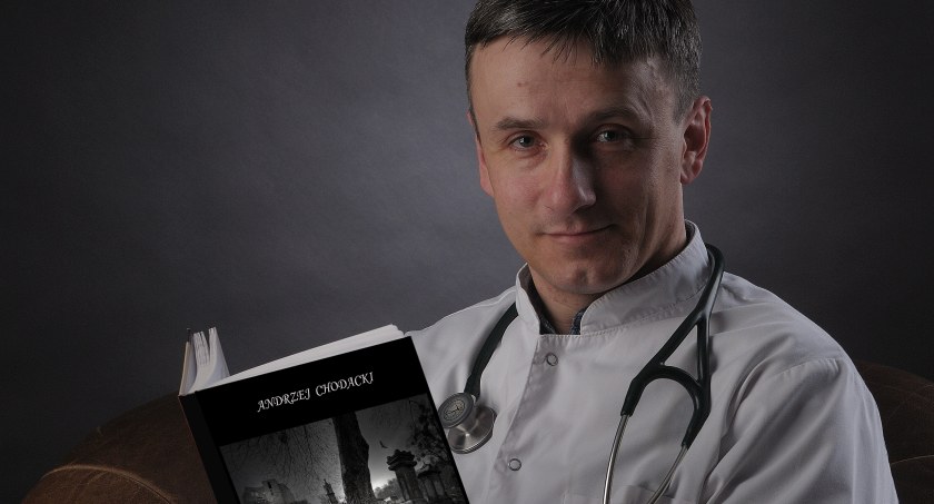 Biblioteka, Spotkanie autorskie Andrzejem Chodackim - zdjęcie, fotografia